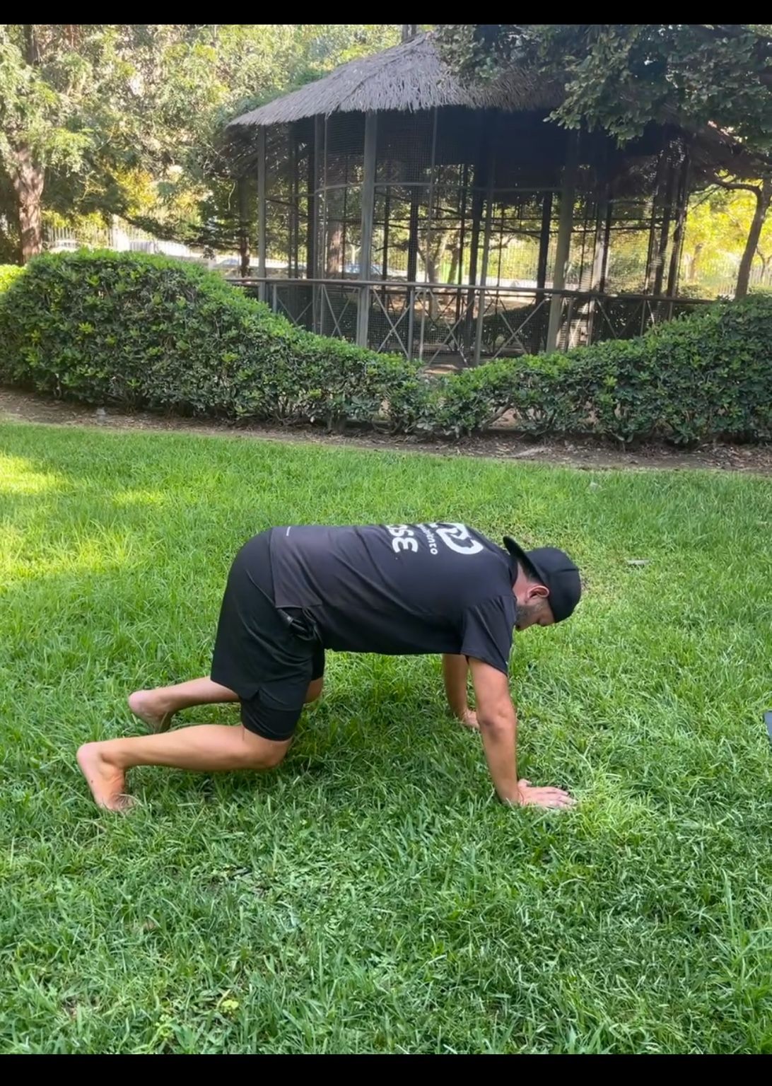Práctica individual de movimiento sobre césped